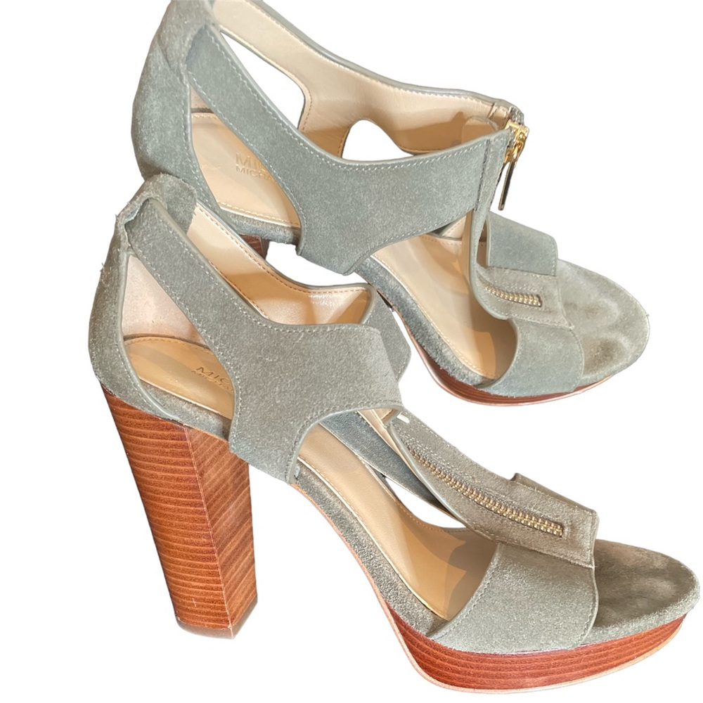 Michael, Michael Kors “Berkeley” Olive Zipper Front Heel Sandal. EUC. Size 7 M